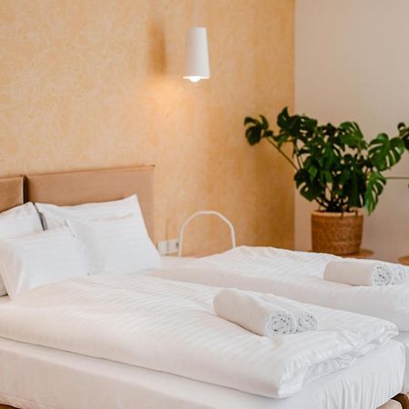 H11 Rooms Эстергом Экстерьер фото