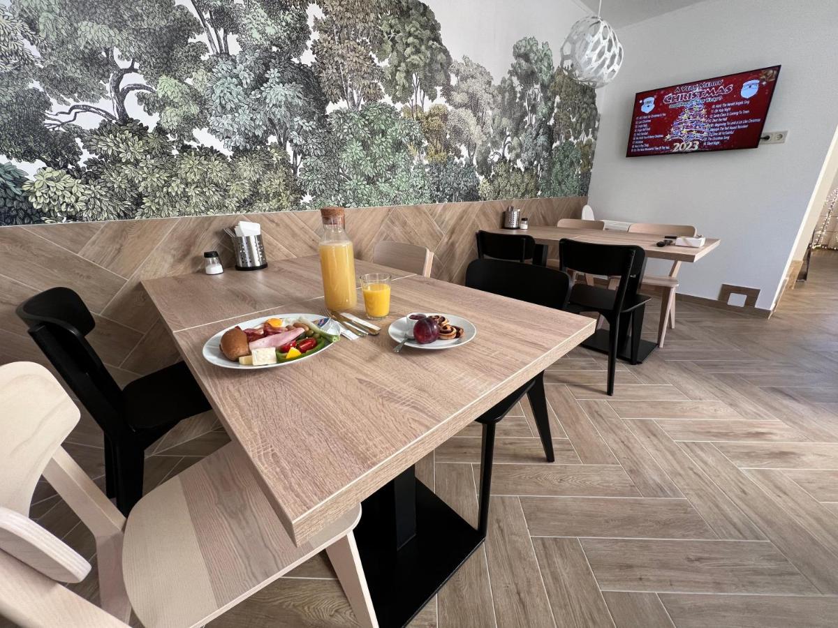 H11 Rooms Эстергом Экстерьер фото