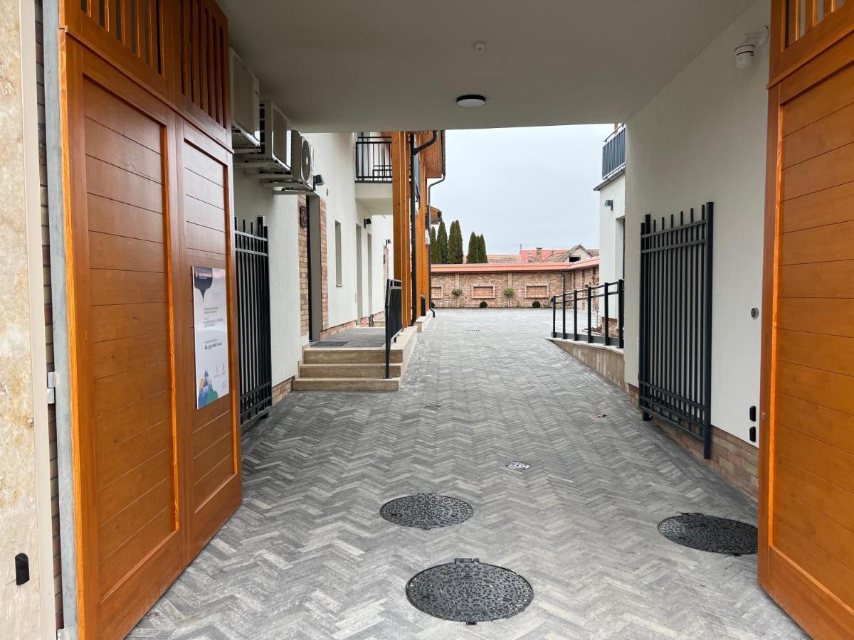 H11 Rooms Эстергом Экстерьер фото
