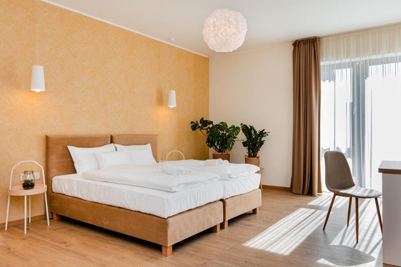 H11 Rooms Эстергом Экстерьер фото