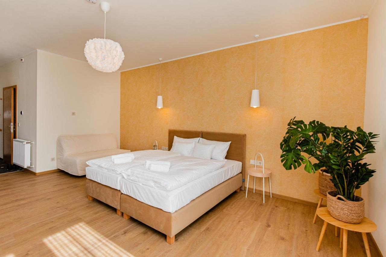 H11 Rooms Эстергом Экстерьер фото